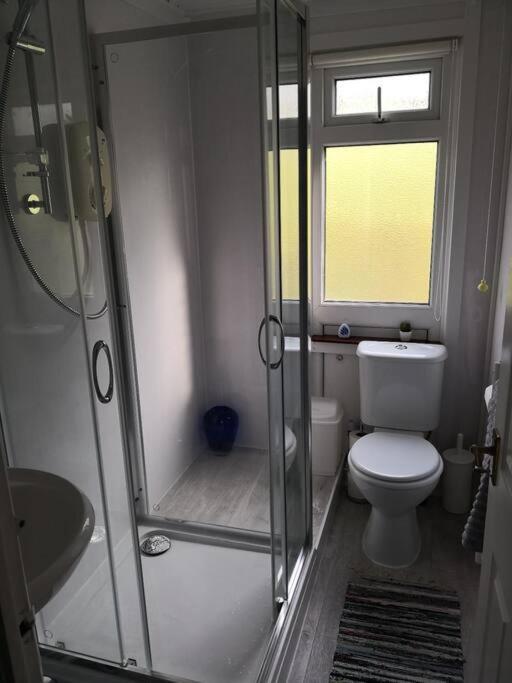 'Le Chalet Ii' Free Unlimited Wifi 2 Bed Chalet House Hodgeston Eksteriør billede
