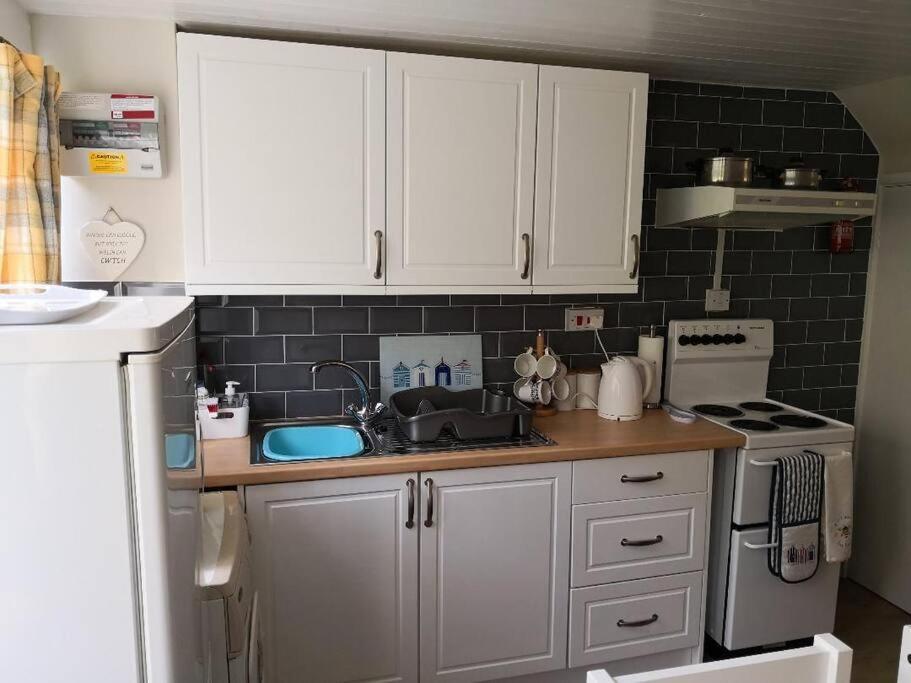 'Le Chalet Ii' Free Unlimited Wifi 2 Bed Chalet House Hodgeston Eksteriør billede